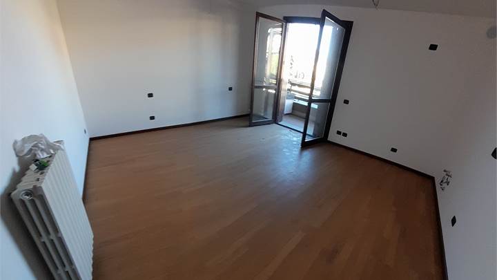 MONOLOCALE PIANO ALTO             ZONA PONTERANICA